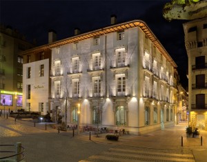 Exterior nocturno Hotel Spa